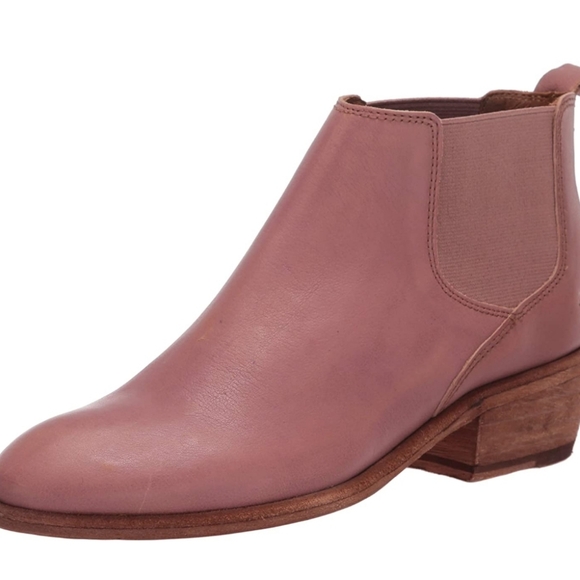 NIB Frye Women's Carson Chelsea Boot - Picture 3 of 8